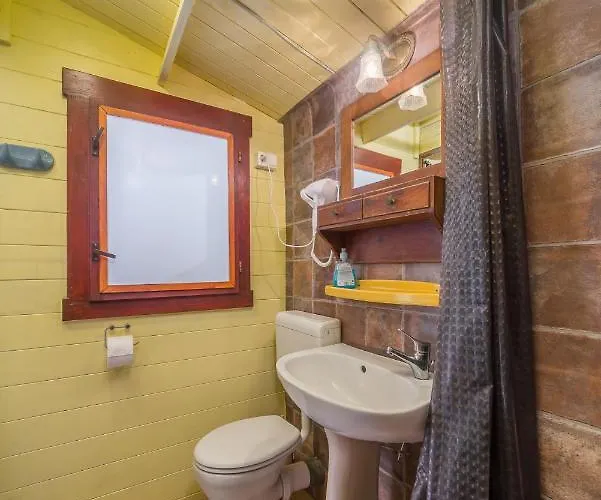 Paros Fahaz * Balatonföldvár